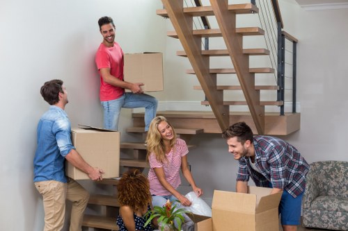 Packing and loading service for Newbury Park house removals